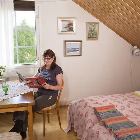 Puukarin Pysakki Bed & Breakfast