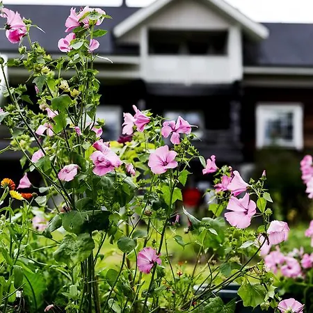 Bed & Breakfast Puukarin Pysakki *