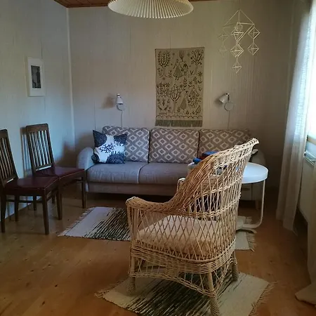 Puukarin Pysakki Bed & Breakfast Valtimo