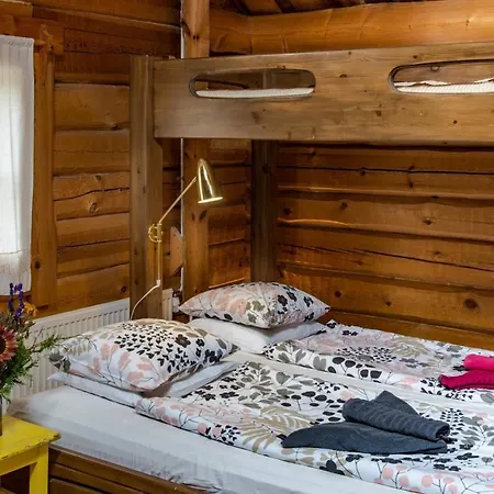 Puukarin Pysakki Bed & Breakfast Valtimo