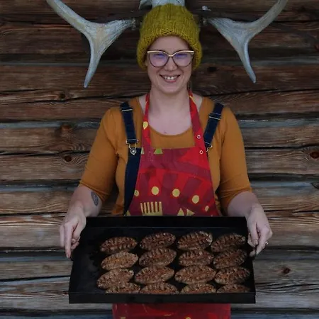 Puukarin Pysakki Aamiaismajoitus