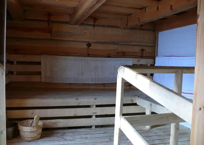 Bed & Breakfast Puukarin Pysakki